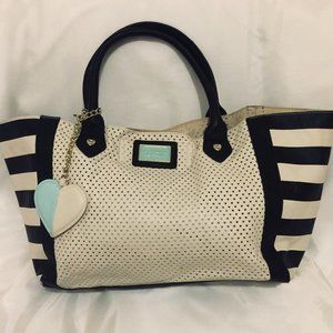 Betsey J Black White beach tote with makeup bag